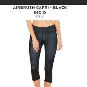 Alo Airbrush Capri Leggings